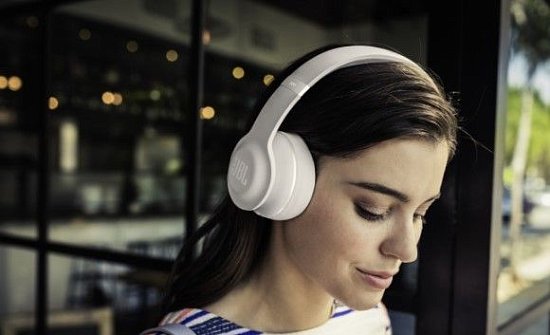 Как выбрать беспроводные наушники